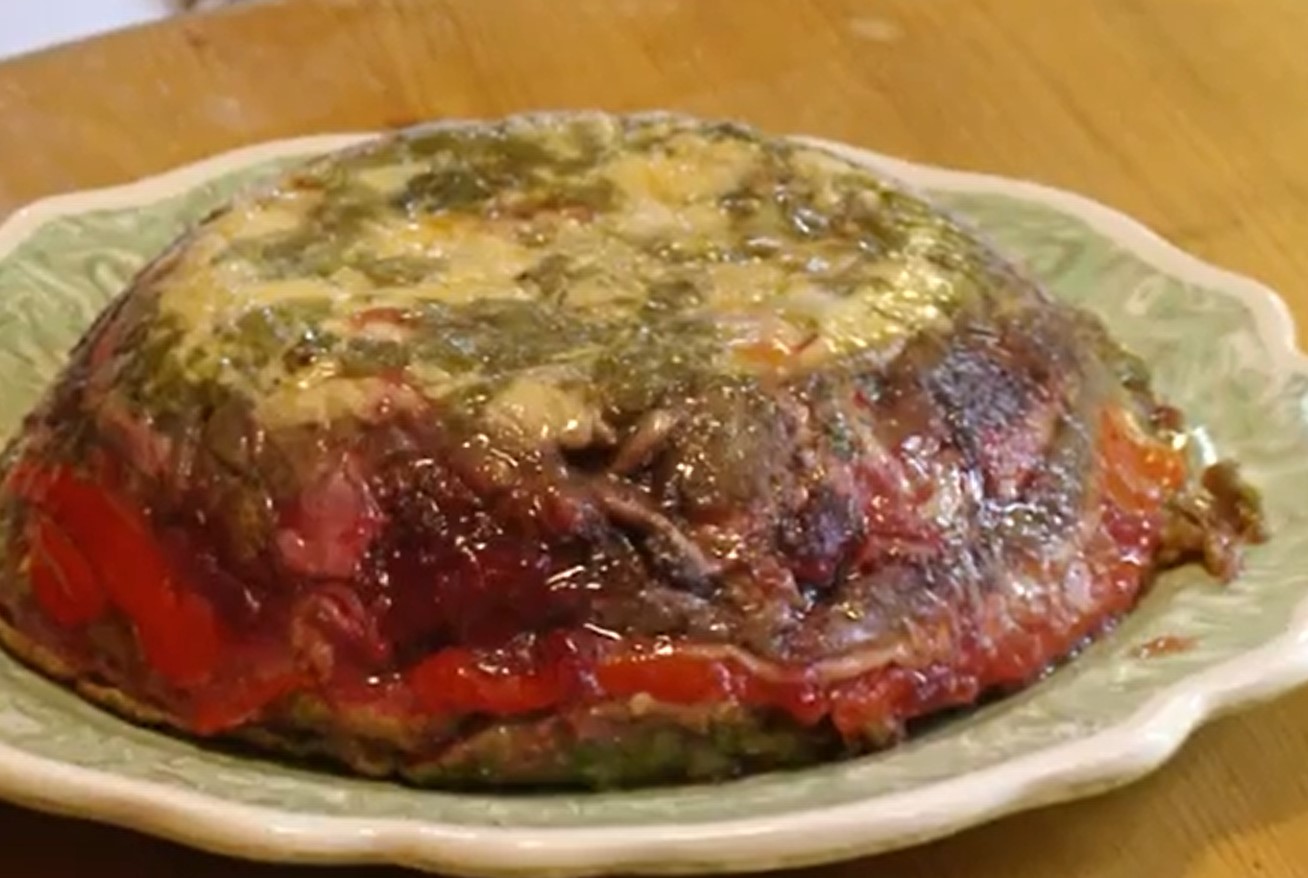 Plat traditionnel crespéou provencal avec terrine provençale